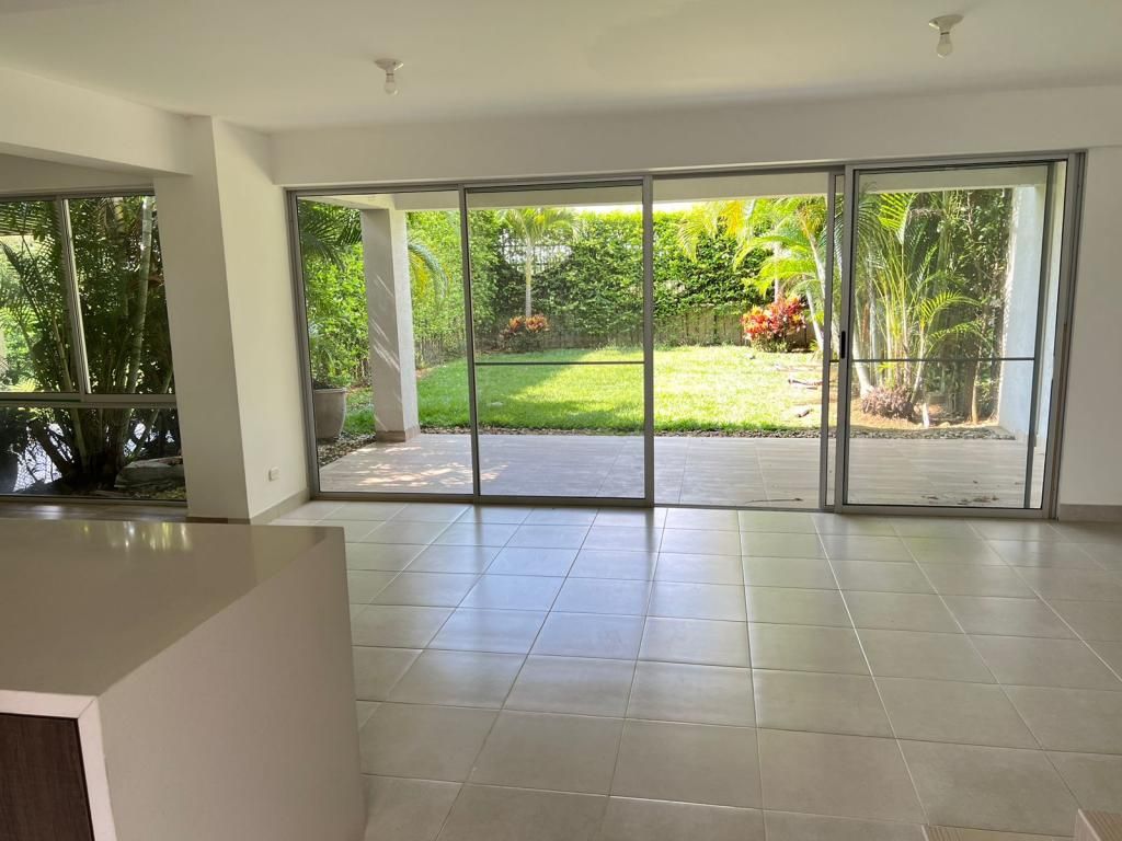Casa en venta Valle Del Cauca Jamundí Rincón De Las Garzas 221 m2 Habitaciones 3 Baños 6 Garajes 3 Precio $640000000