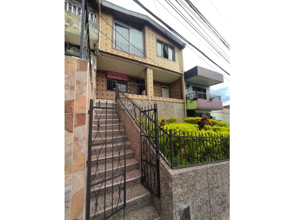Casa en venta Antioquia Medellín Alejandro Echavarria 165 m2 Habitaciones 8 Baños 2 Garajes 1 Precio $585000000