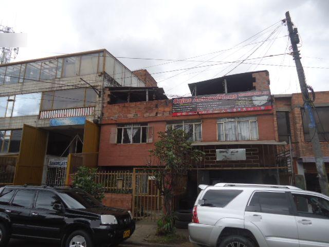 Casa en venta Cundinamarca Bogotá Ub Carvajal 240 m2 Habitaciones 4 Baños 2 Garajes 2 Precio $540000000