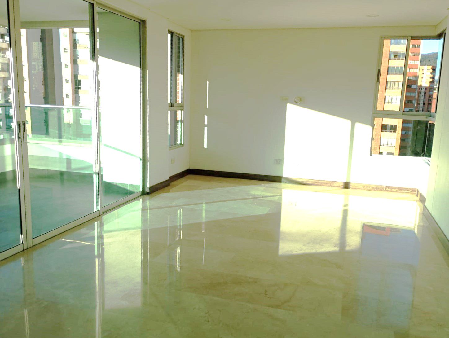 Apartamento en arriendo Antioquia Medellín El Poblado 138 m2 Habitaciones 3 Baños 4 Garajes 3 Precio $7100000