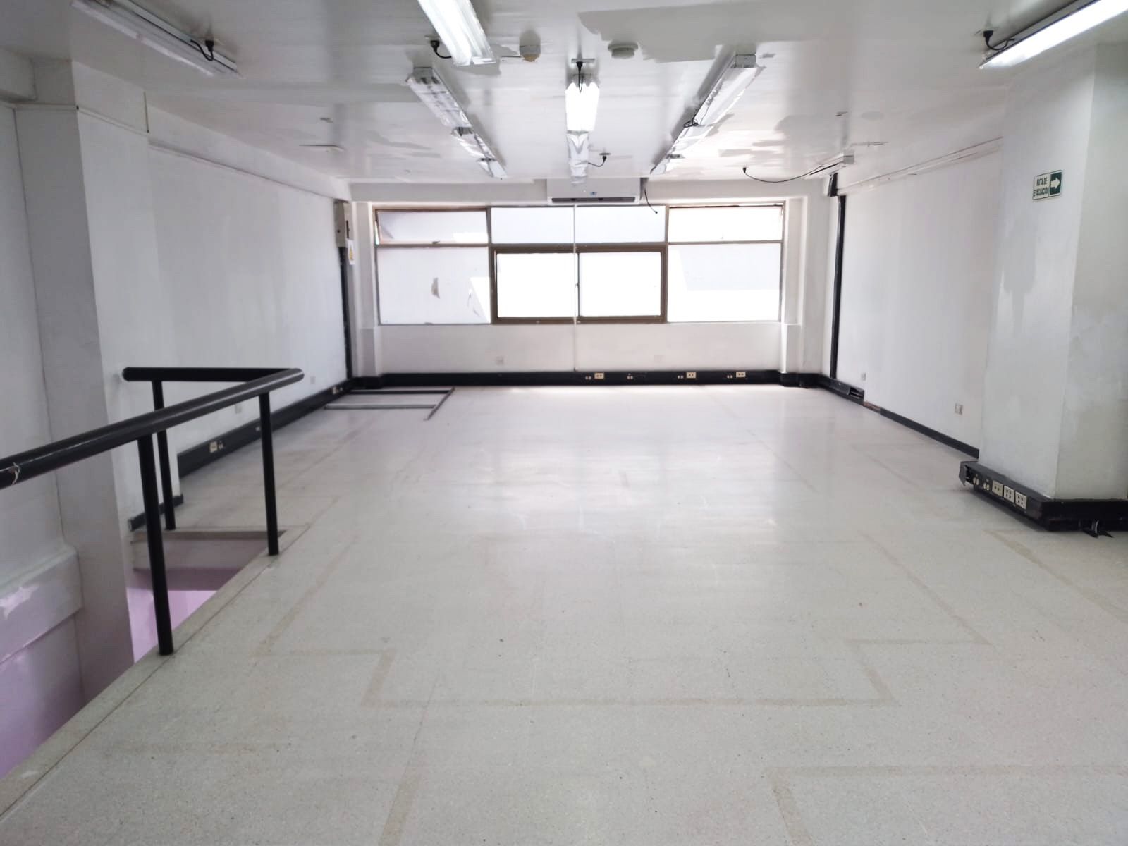 Bodega en arriendo Antioquia Medellín Guayabal 280 m2 Habitaciones 0 Baños 6 Garajes 3 Precio $12500000
