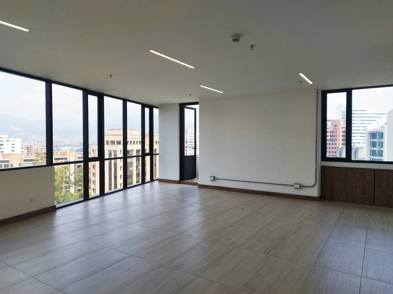 Oficina en venta Antioquia Medellín Alejandria 67 m2 Habitaciones 0 Baños 0 Garajes 2 Precio $850000000