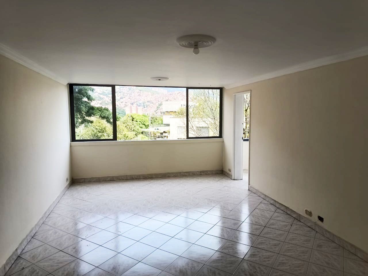 Apartamento en venta Antioquia Medellín Cristobal 97 m2 Habitaciones 3 Baños 1 Garajes 2 Precio $480000000