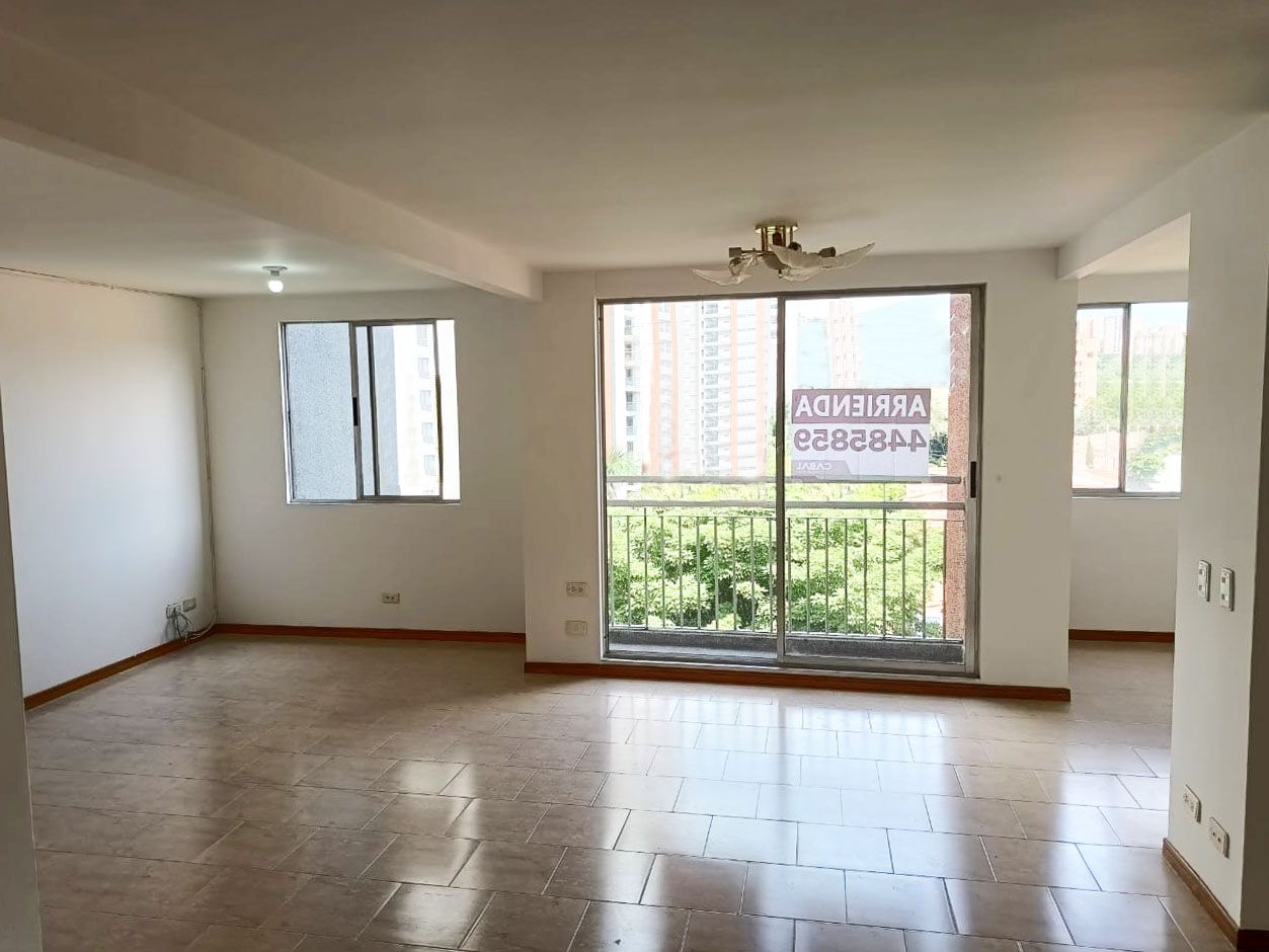 Apartamento en arriendo Antioquia Medellín San German 90 m2 Habitaciones 3 Baños 2 Garajes 2 Precio $2600000