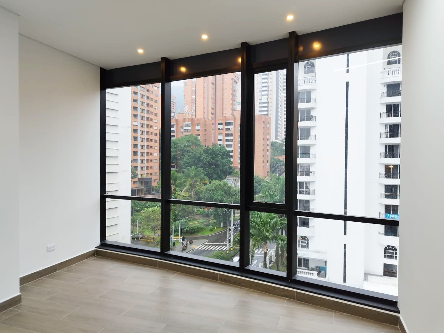 Oficina en venta Antioquia Medellín Alejandria 63 m2 Habitaciones 0 Baños 0 Garajes 2 Precio $750000000