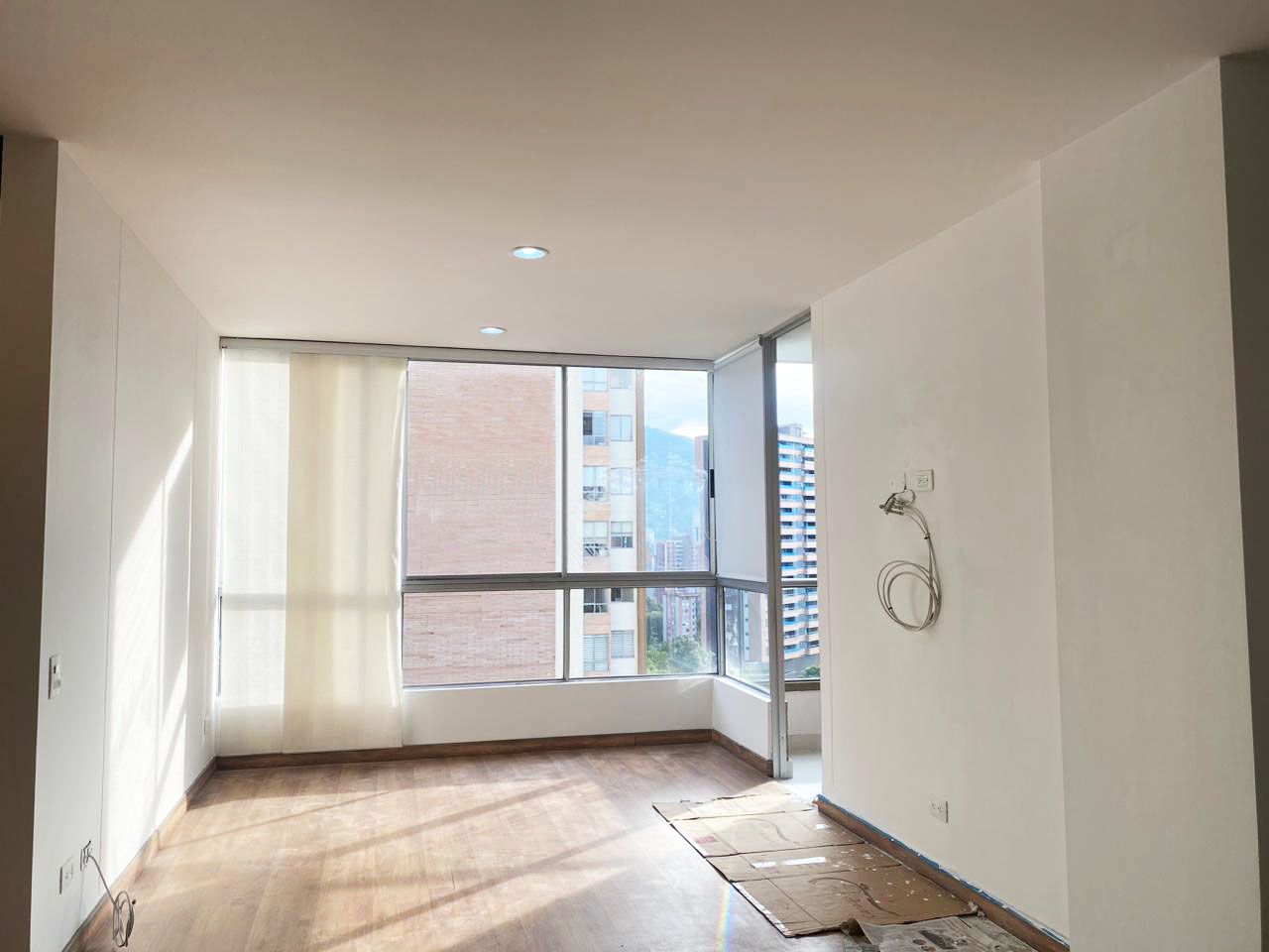 Apartamento en arriendo Antioquia Envigado Loma Del Atravesado 70 m2 Habitaciones 2 Baños 2 Garajes 2 Precio $3750000