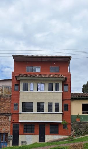 Casa en venta Cundinamarca Bogotá Egipto 576 m2 Habitaciones 18 Baños 33 Garajes 1 Precio $2800000000