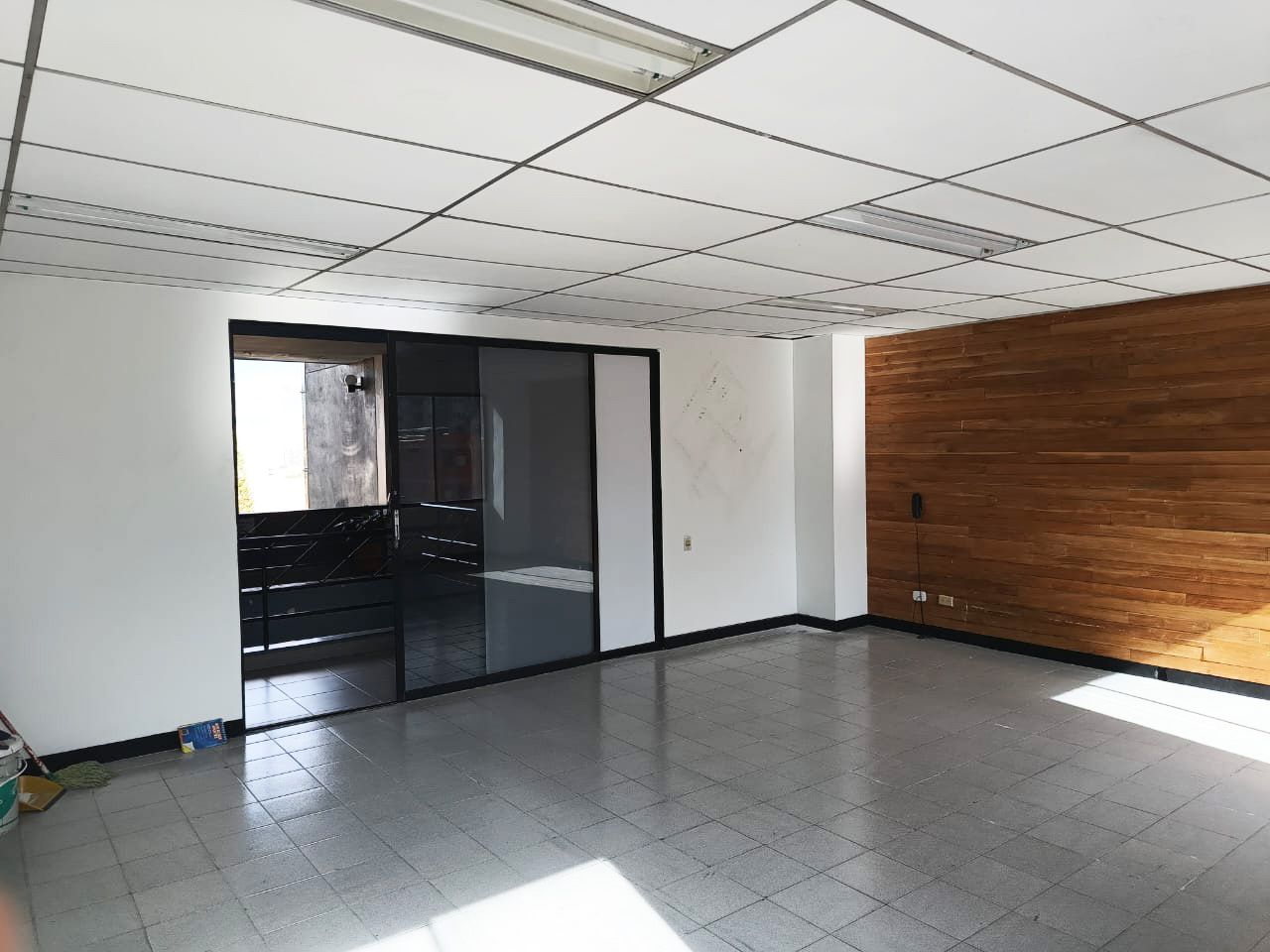 Oficina en arriendo Antioquia Medellín Laureles 45 m2 Habitaciones 0 Baños 0 Garajes 2 Precio $2500000