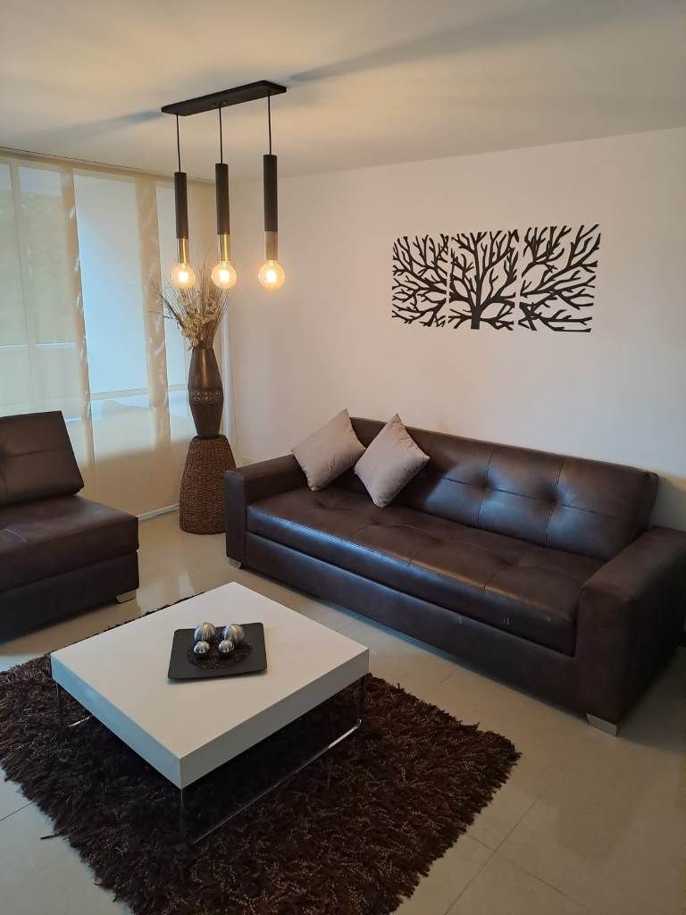 Apartamento en arriendo Antioquia Medellín El Castillo 100 m2 Habitaciones 3 Baños 2 Garajes 3 Precio $7200000