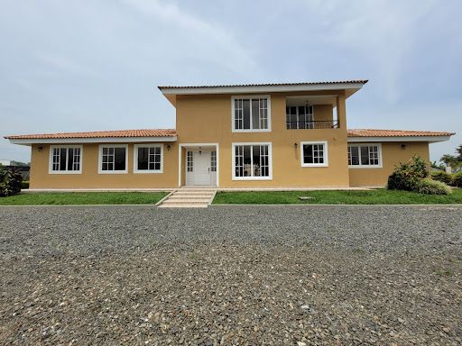 Casa en venta Risaralda Pereira Santa Teresita 400 m2 Habitaciones 8 Baños 8 Garajes 7 Precio $2300000000