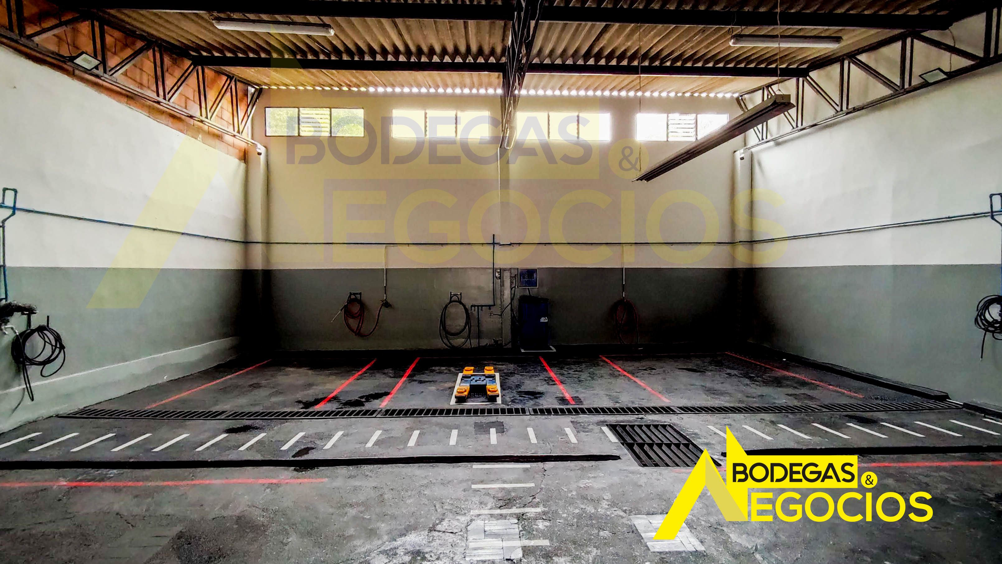 Bodega en arriendo Antioquia Medellín Villa Carlota 279 m2 Habitaciones 0 Baños 4 Garajes 3 Precio $11000000