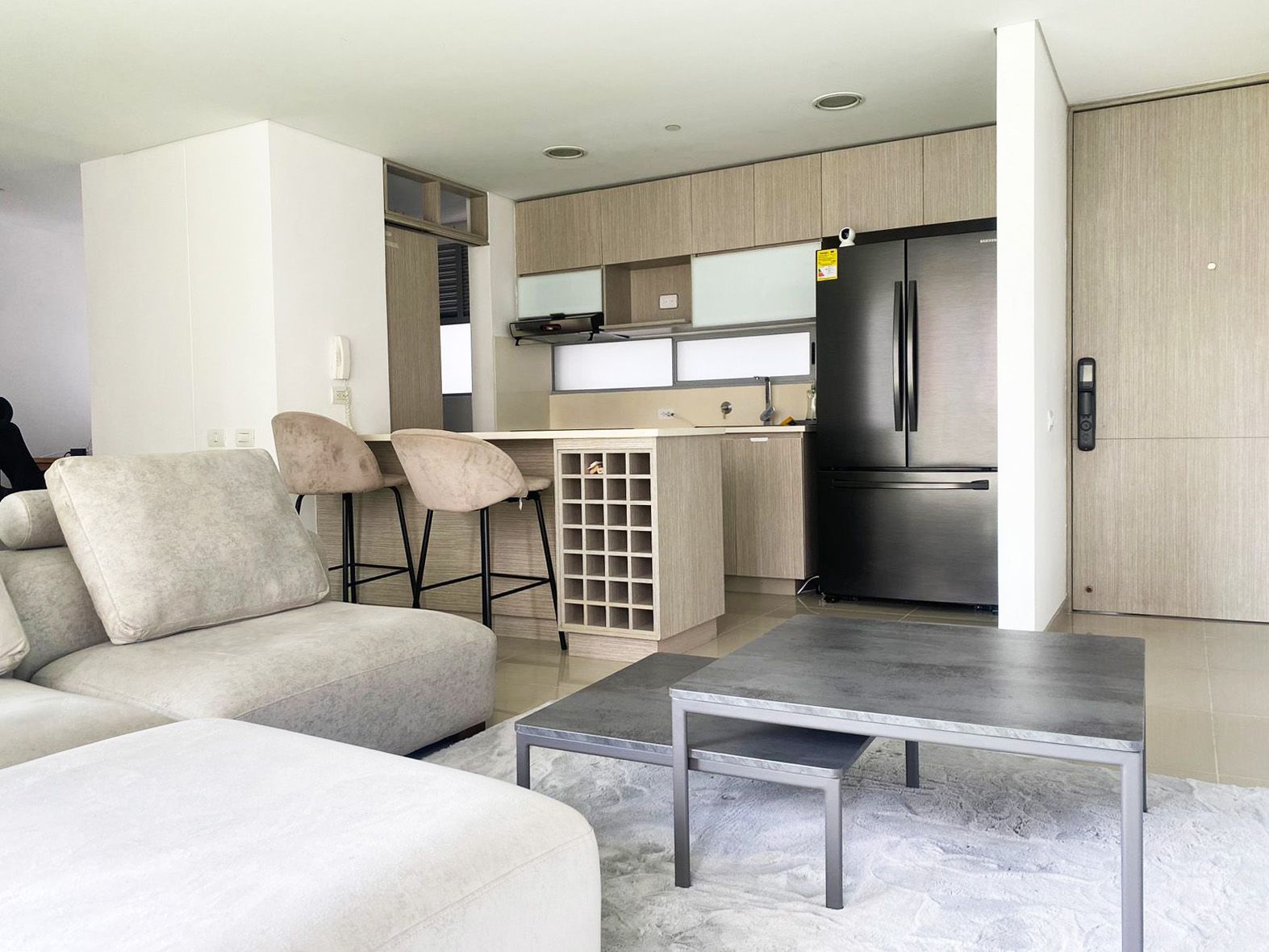 Apartamento en arriendo o venta Antioquia Envigado La Inmaculada 98 m2 Habitaciones 3 Baños 2 Garajes 2 Precio venta $710000000 Precio arriendo $6650000