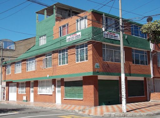 Casa en venta Cundinamarca Bogotá Barcelona 320 m2 Habitaciones 11 Baños 8 Garajes 2 Precio $1020000000