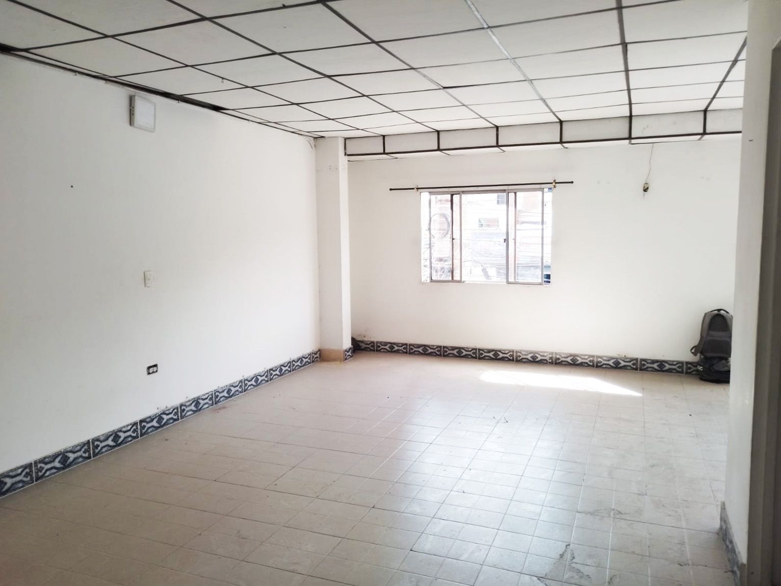 Oficina en arriendo Antioquia Bello La Gran Avenida 500 m2 Habitaciones 0 Baños 8 Garajes 2 Precio $13500000