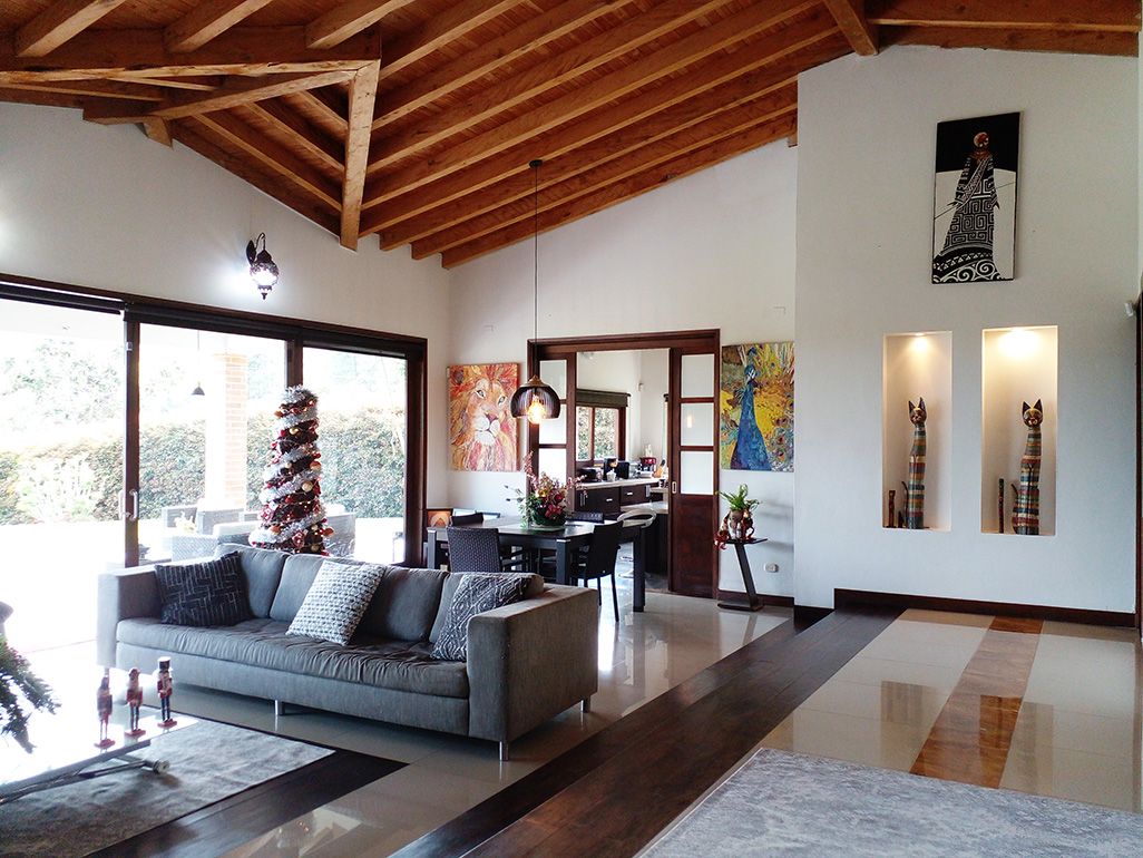 Casa en arriendo Antioquia Envigado Envigado 260 m2 Habitaciones 3 Baños 4 Garajes 12 Precio $11000000