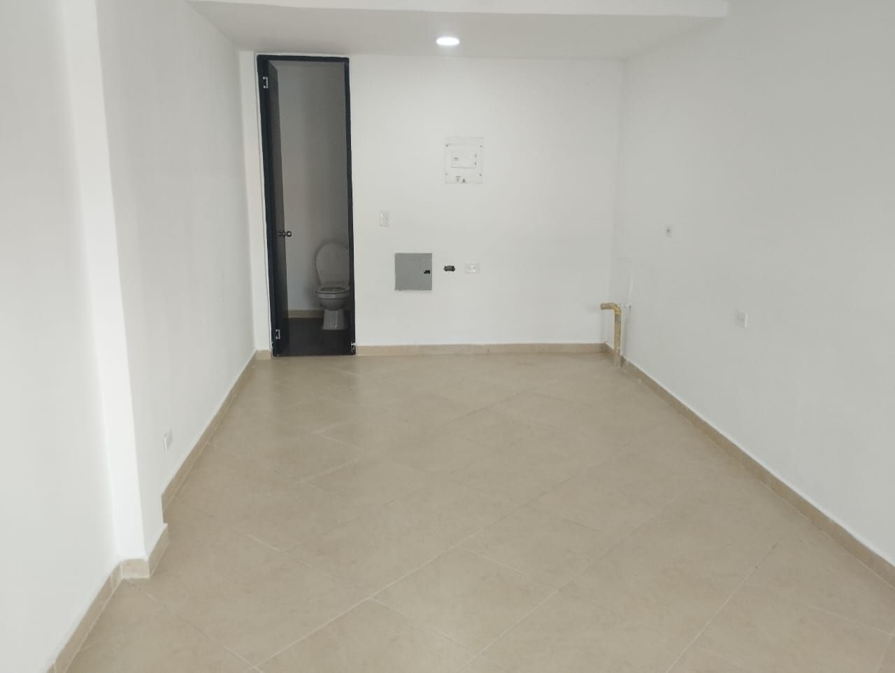 Local en arriendo Antioquia Medellín Medellín 24 m2 Habitaciones 0 Baños 0 Garajes 1 Precio $2000000