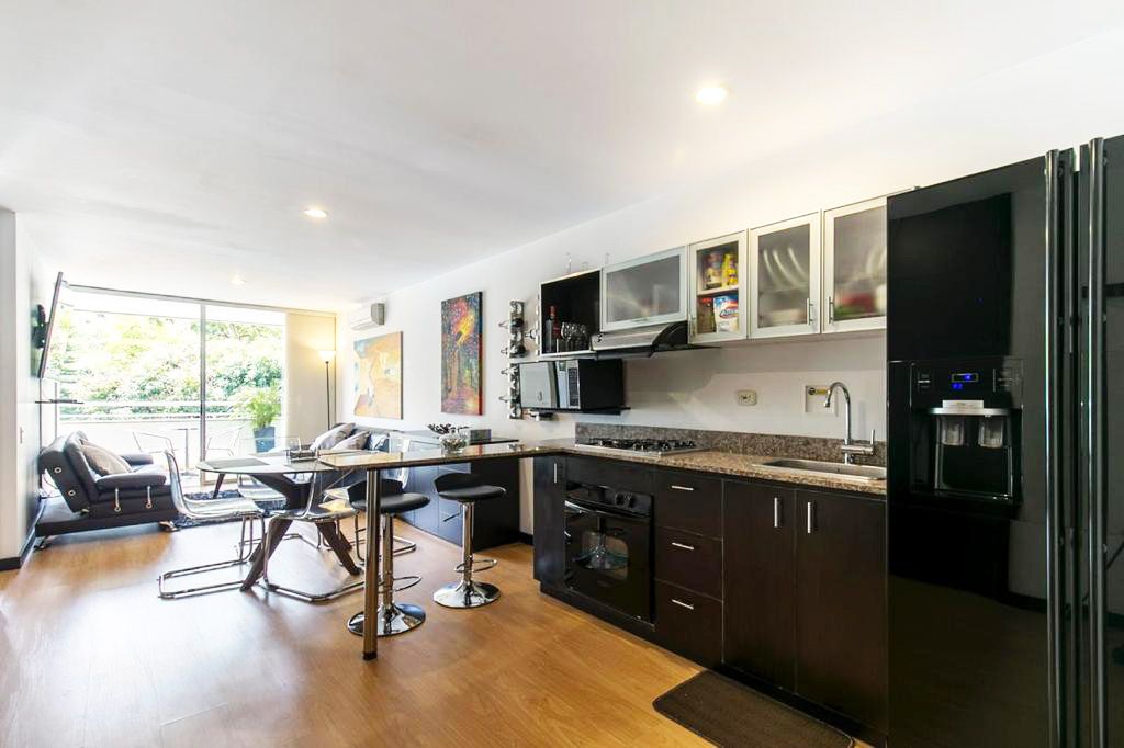 Apartamento en arriendo Antioquia Medellín Alejandria 74 m2 Habitaciones 2 Baños 2 Garajes 3 Precio $4300000