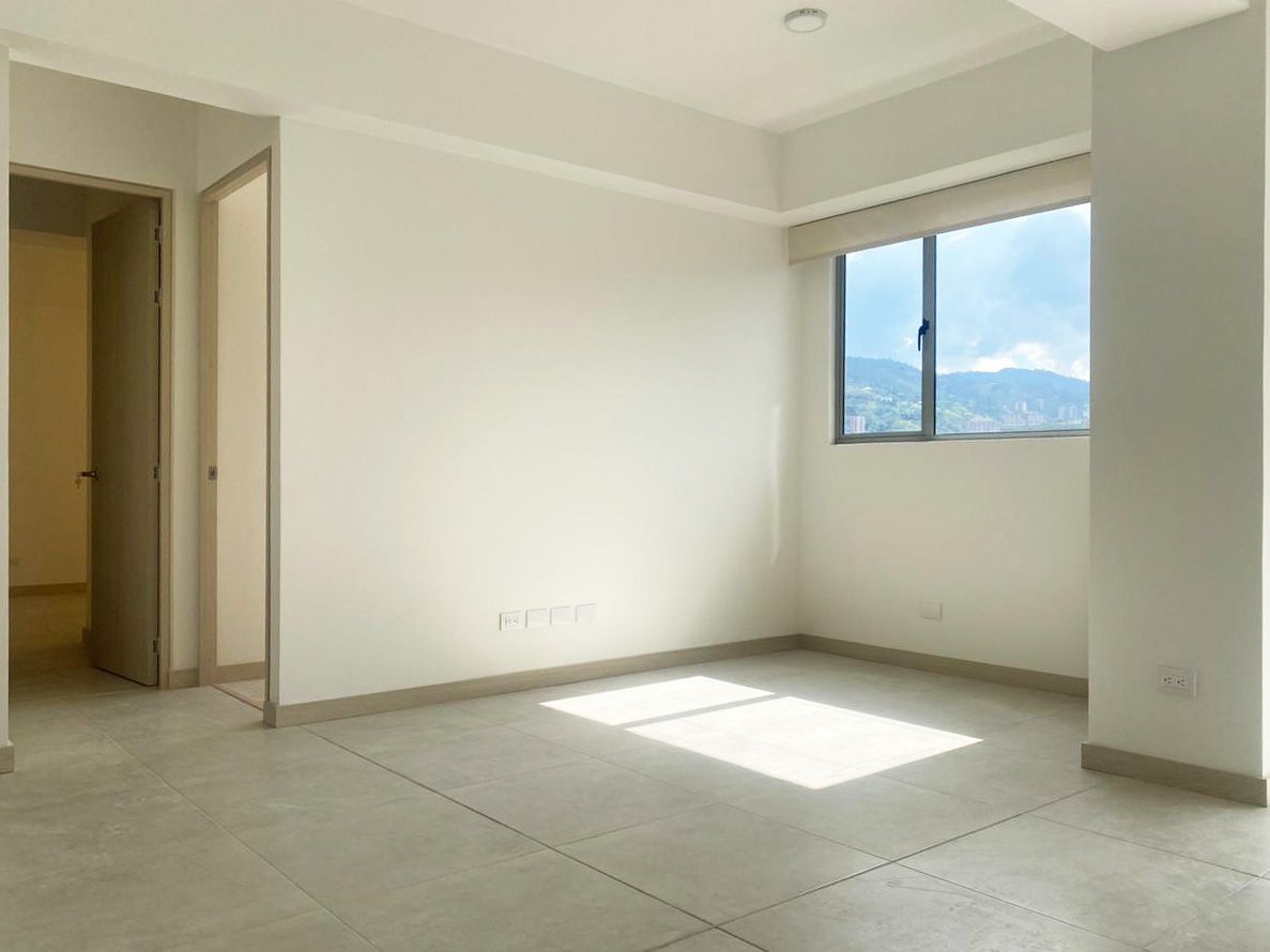 Apartamento en arriendo Antioquia Envigado Jardines 80 m2 Habitaciones 2 Baños 2 Garajes 2 Precio $3450000