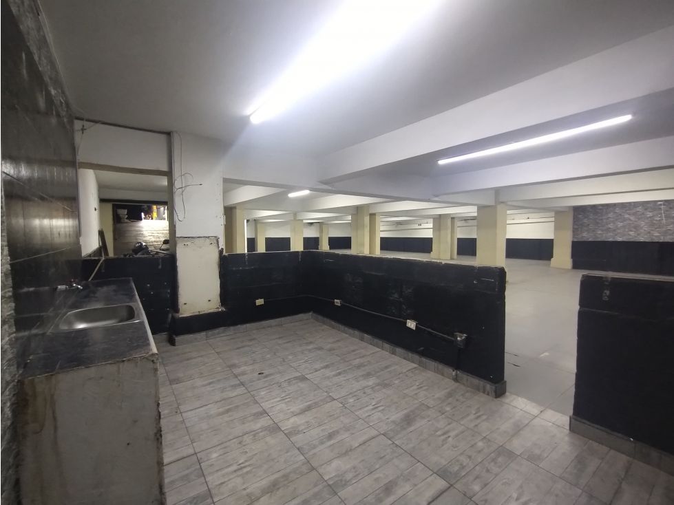 Local en arriendo Antioquia Itagüí Centro 230 m2 Habitaciones 0 Baños 2 Garajes 1 Precio $10000000