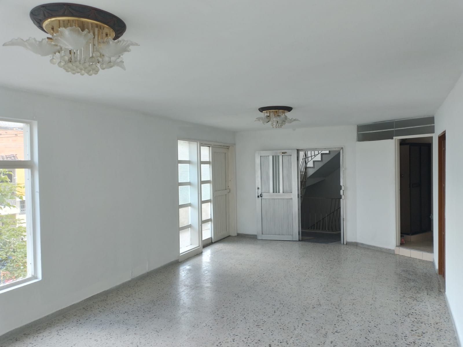 Casa en arriendo Antioquia Medellín Florida Nueva 106 m2 Habitaciones 4 Baños 2 Garajes 1 Precio $2400000