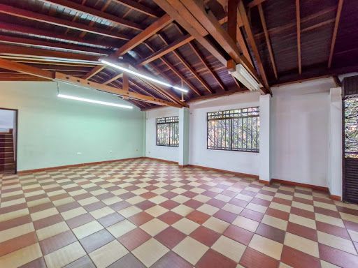 Local en venta Antioquia Envigado Zona Centro 150 m2 Habitaciones 0 Baños 3 Garajes 0 Precio $590000000