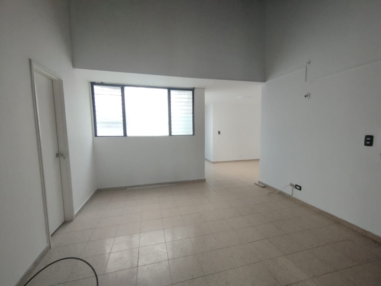 Apartamento en arriendo o venta Antioquia Medellín El Nogal- Los Almendros 85 m2 Habitaciones 3 Baños 2 Garajes 2 Precio venta $430000000 Precio arriendo $3000100