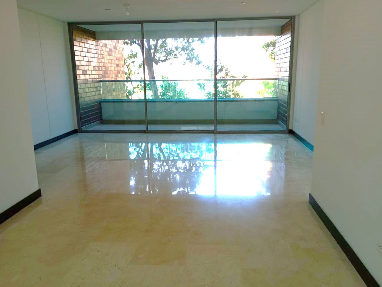 Apartamento en arriendo Antioquia Medellín Alejandria 129 m2 Habitaciones 3 Baños 6 Garajes 3 Precio $6900000