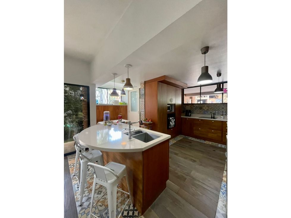 Casa en arriendo Antioquia Medellín El Tesoro 252 m2 Habitaciones 4 Baños 8 Garajes 3 Precio $13000000