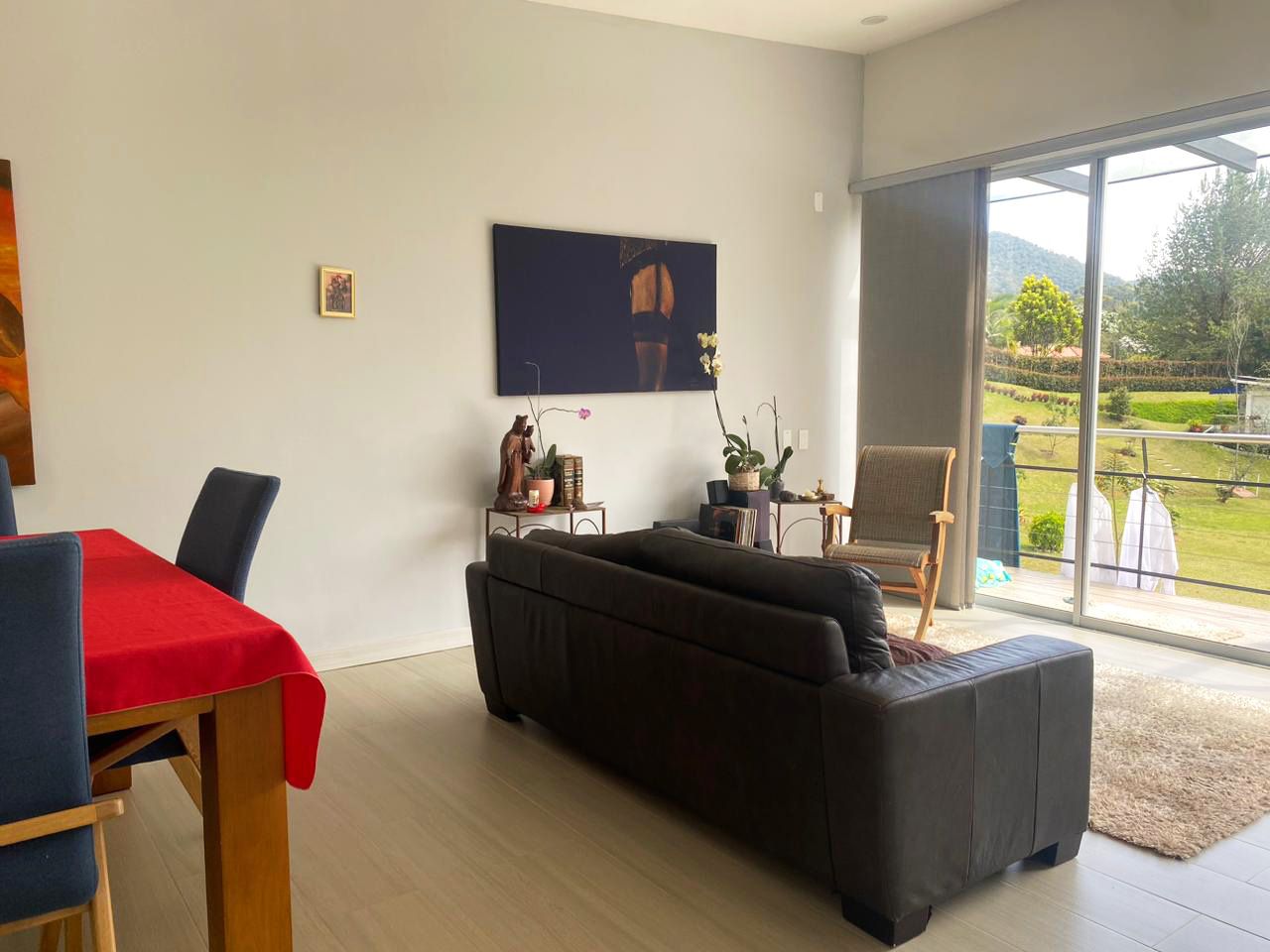 Casa en arriendo Antioquia La Ceja Centro 500 m2 Habitaciones 3 Baños 4 Garajes 3 Precio $8500000