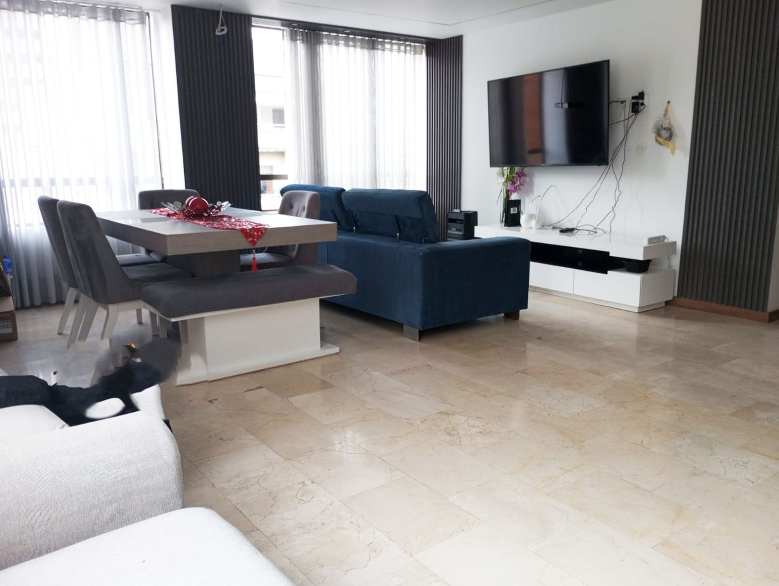 Apartamento en arriendo Antioquia Medellín Alejandria 100 m2 Habitaciones 2 Baños 4 Garajes 3 Precio $8000000