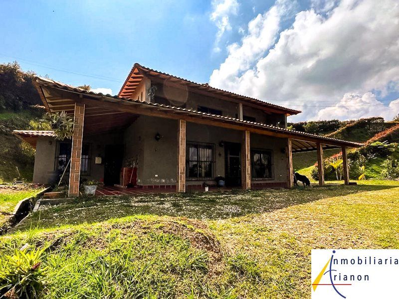 Lote en venta Antioquia Rionegro Centro 2160 m2 Habitaciones 0 Baños 4 Garajes 1 Precio $1200000000