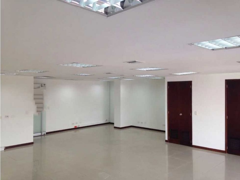 Oficina en arriendo Antioquia Medellín Miravalle 78 m2 Habitaciones 0 Baños 0 Garajes 4 Precio $5000000