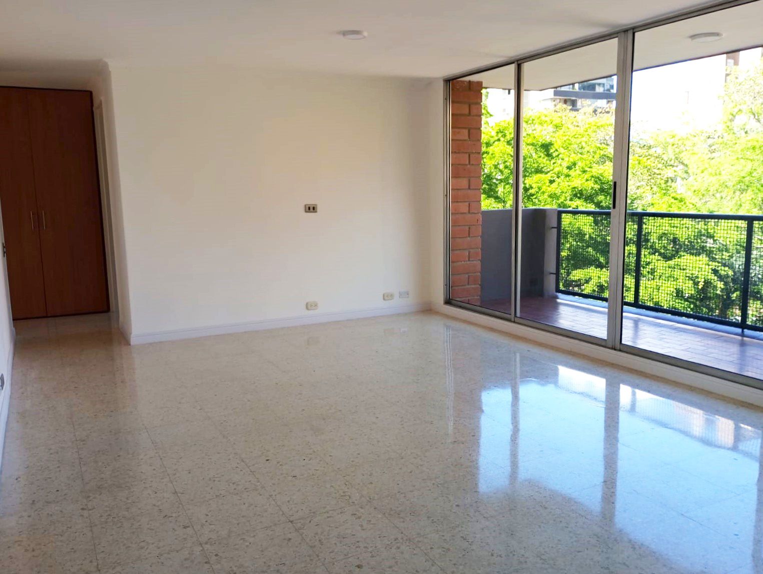 Apartamento en arriendo Antioquia Medellín Alejandria 100 m2 Habitaciones 3 Baños 2 Garajes 2 Precio $4100000