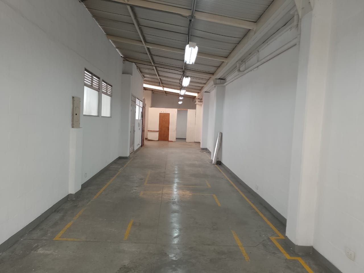 Bodega en arriendo Antioquia Medellín Guayabal 90 m2 Habitaciones 0 Baños 1 Garajes 0 Precio $4000000