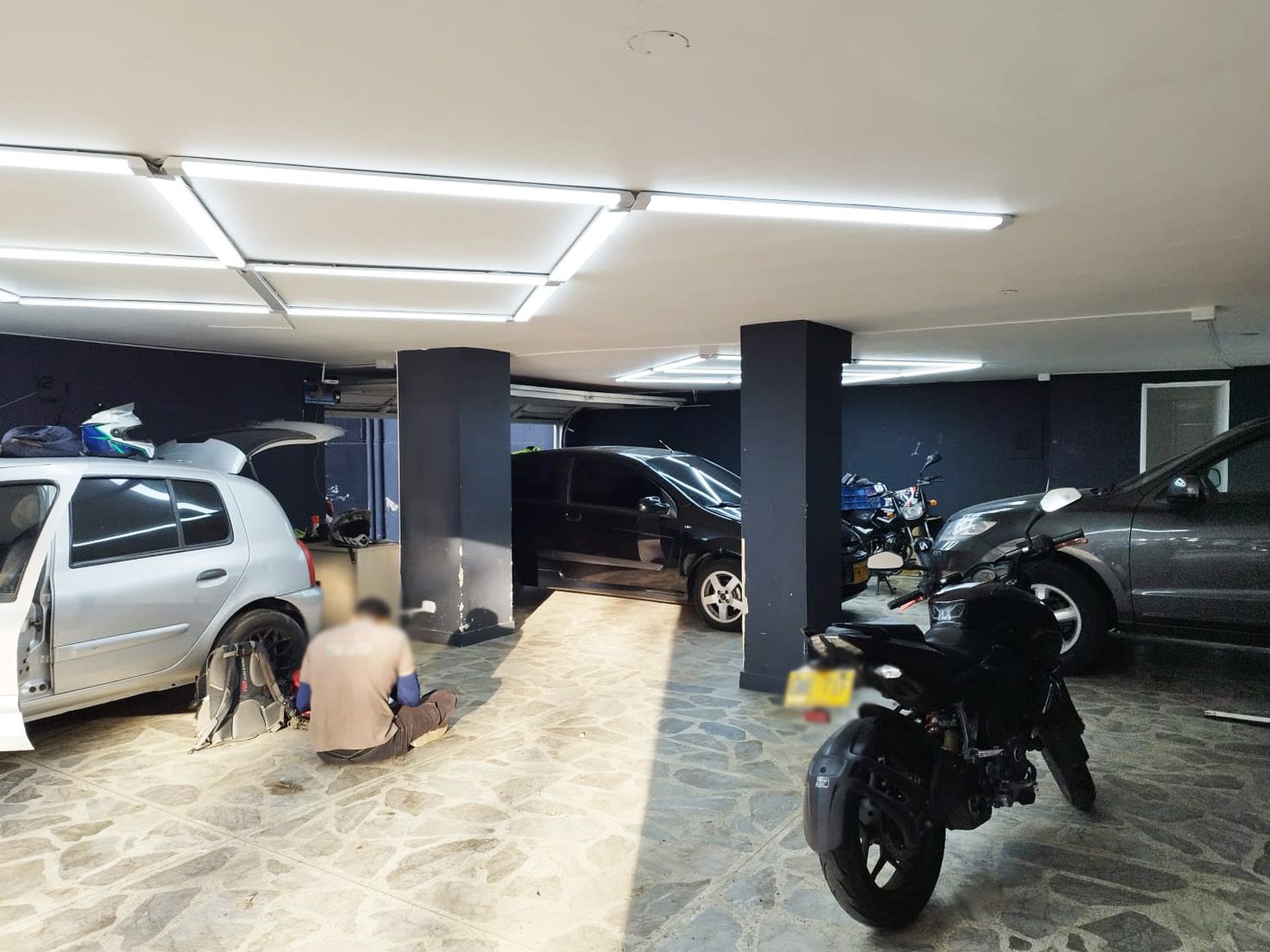 Local en arriendo Antioquia Medellín Castropol 130 m2 Habitaciones 0 Baños 2 Garajes 3 Precio $8100000