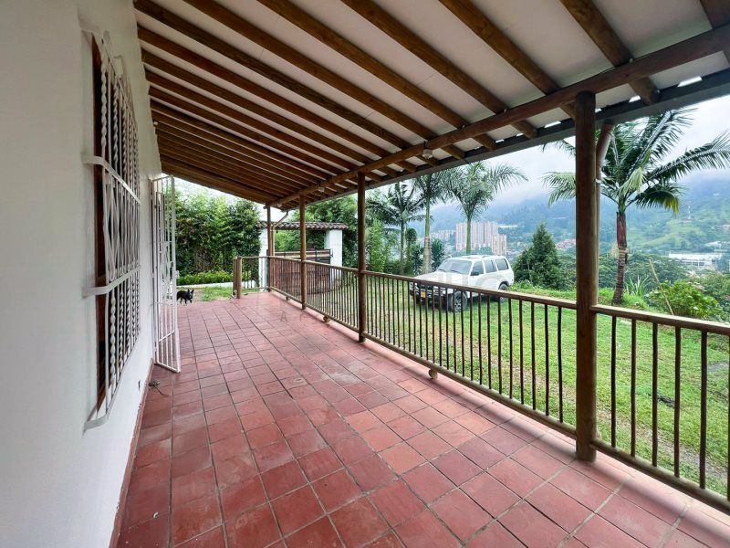 Casa en arriendo Antioquia La Estrella La Estrella 500 m2 Habitaciones 3 Baños 3 Garajes 1 Precio $5620000
