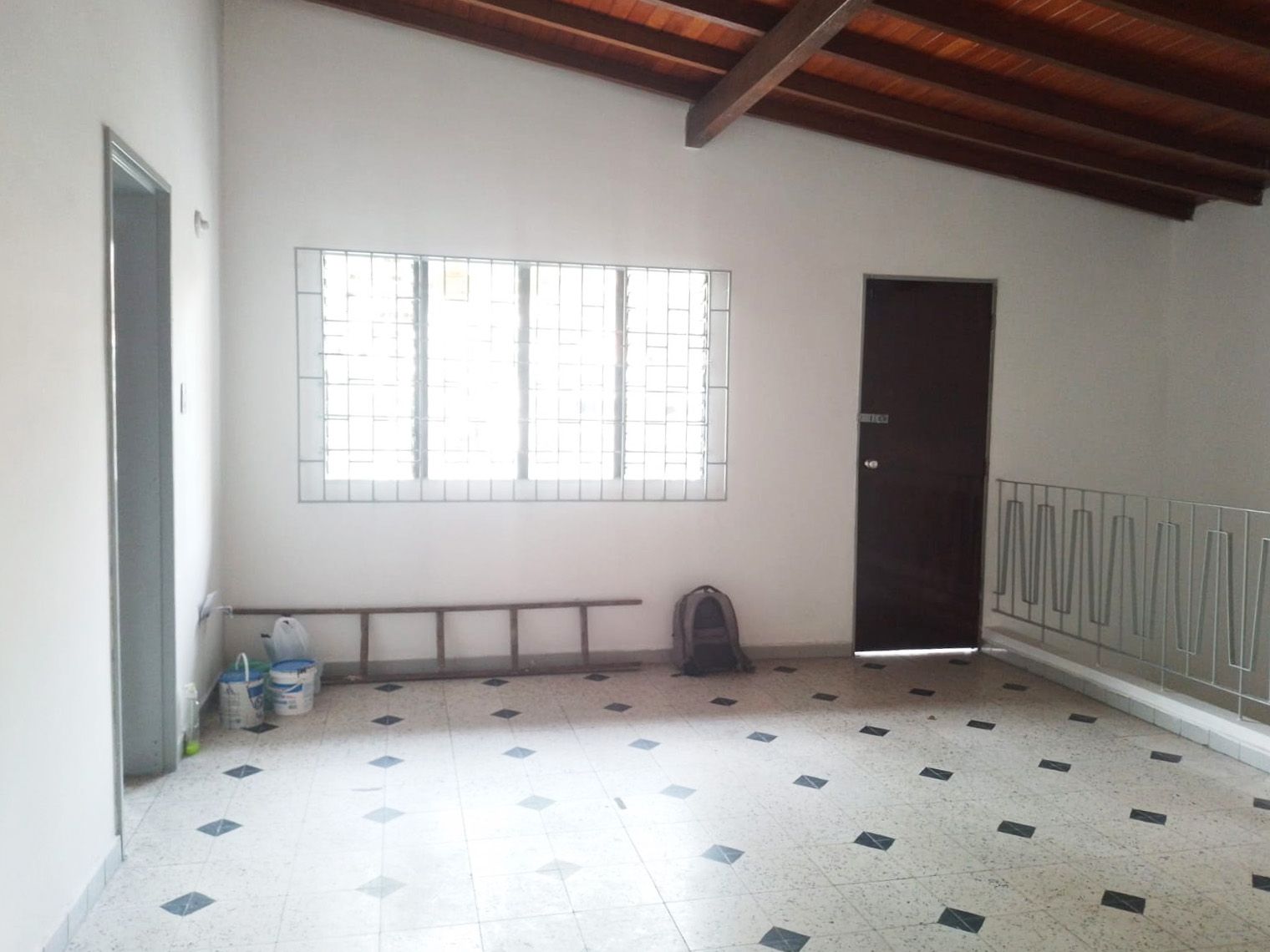 Oficina en arriendo Antioquia Medellín Laureles 290 m2 Habitaciones 0 Baños 4 Garajes 2 Precio $7200000