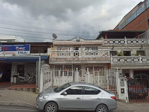 Casa en venta Santander Floridablanca Andalucia 140 m2 Habitaciones 4 Baños 4 Garajes 1 Precio $600000000