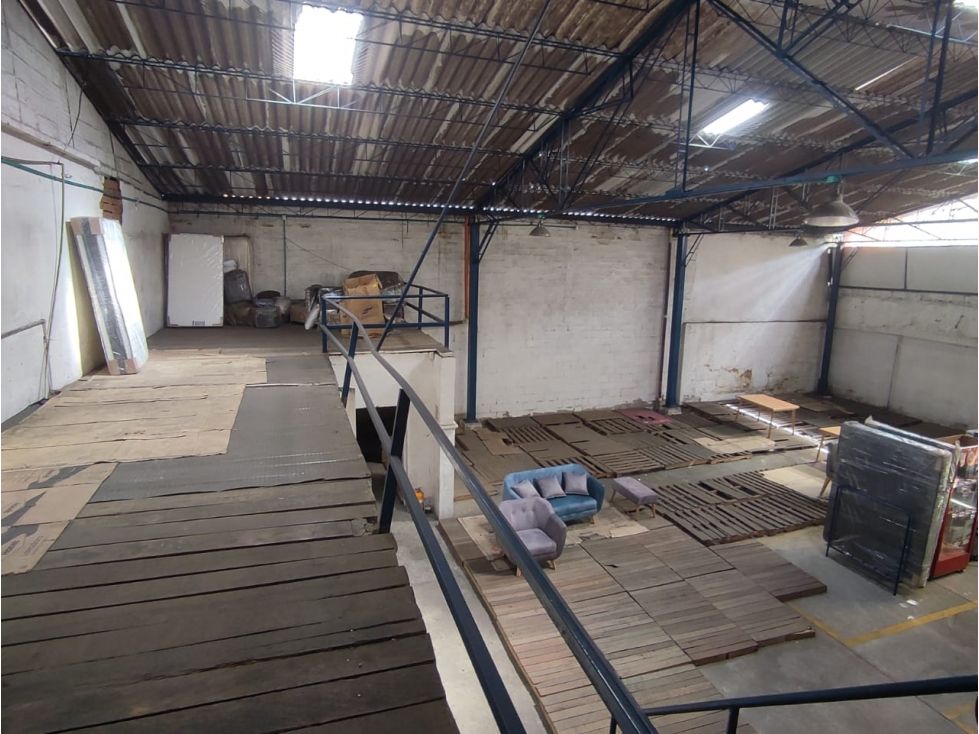 Bodega en venta Antioquia Medellín Prado 1053 m2 Habitaciones 0 Baños 0 Garajes 6 Precio $4300000000