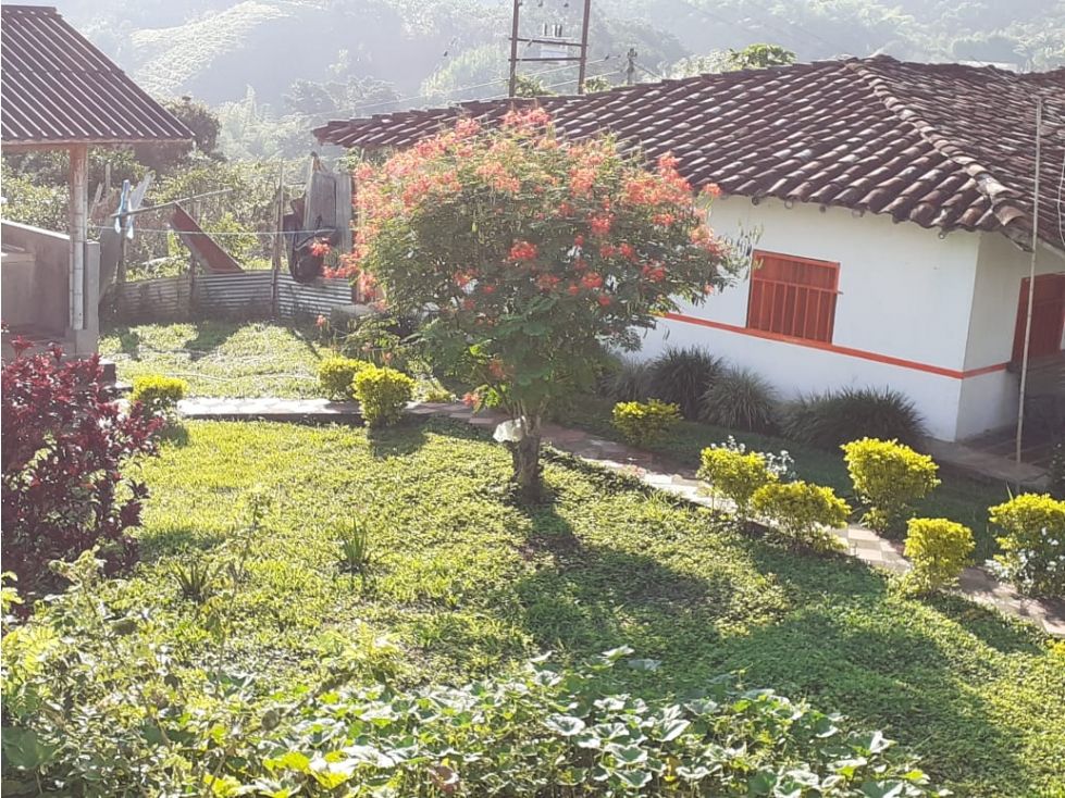 Finca en venta Risaralda Pereira Pereira 380 m2 Habitaciones 8 Baños 5 Garajes 6 Precio $1450000000