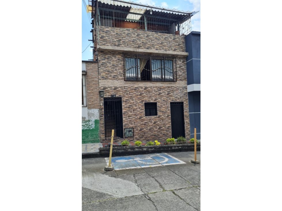 Casa en venta Risaralda Pereira Las Palmas 178 m2 Habitaciones 6 Baños 3 Garajes 0 Precio $450000000