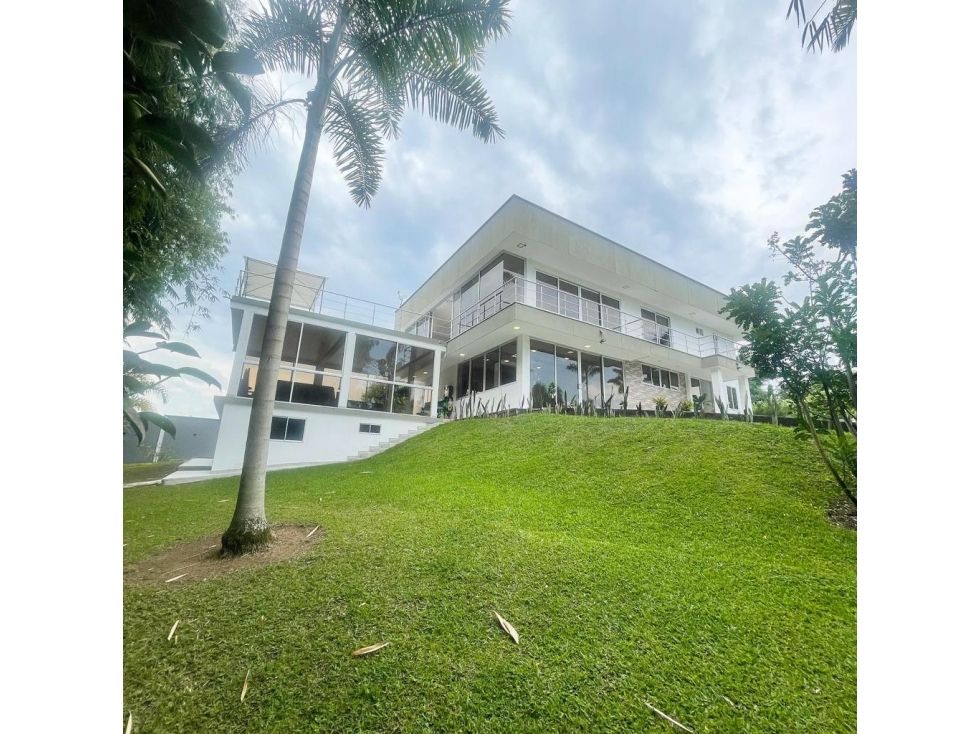 Casa Campestre en venta Risaralda Pereira Pereira 900 m2 Habitaciones 5 Baños 13 Garajes 7 Precio $3200000000