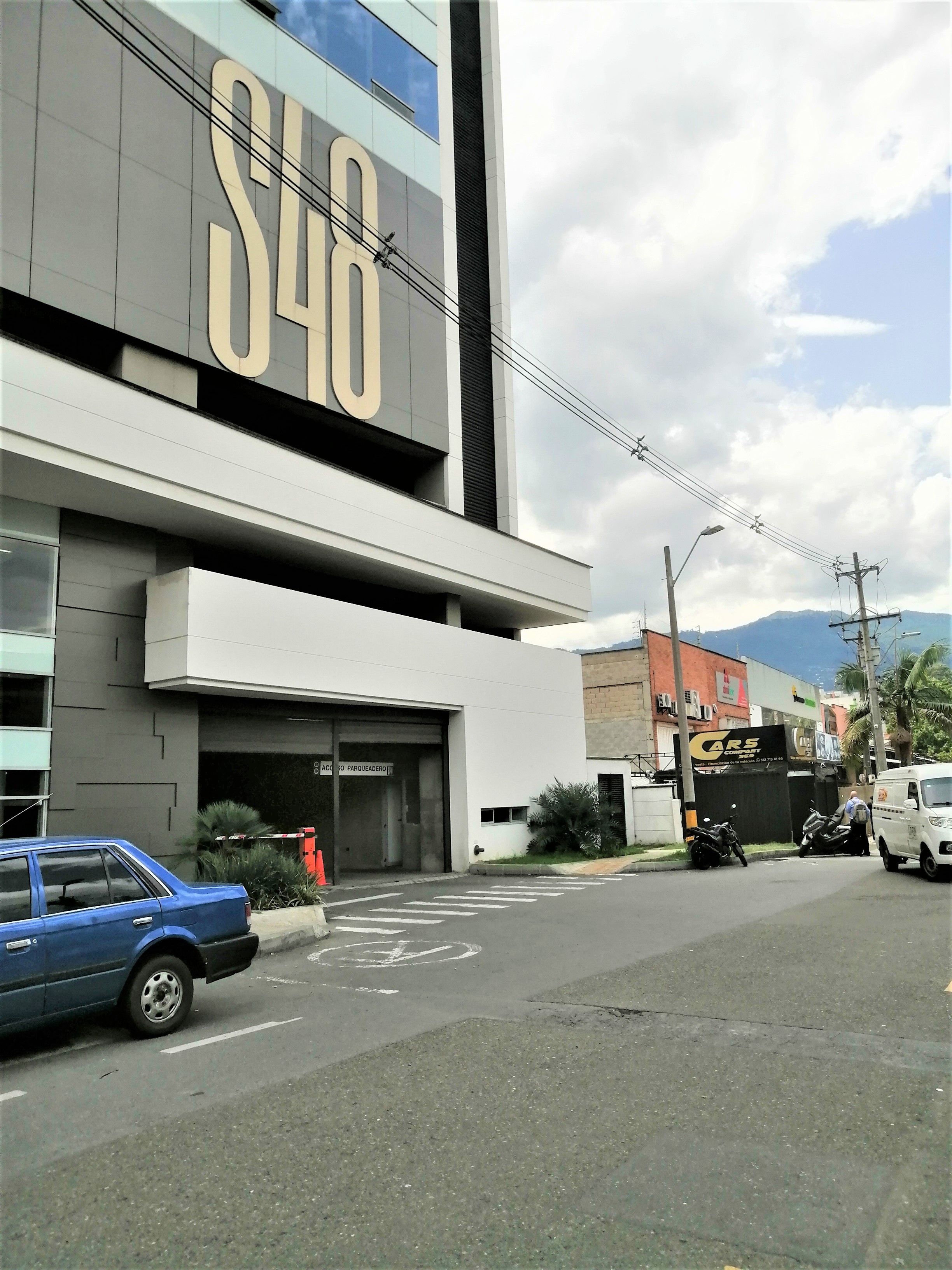 Oficina en arriendo Antioquia Envigado Primavera 35 m2 Habitaciones 0 Baños 10 Garajes 2 Precio $3500000