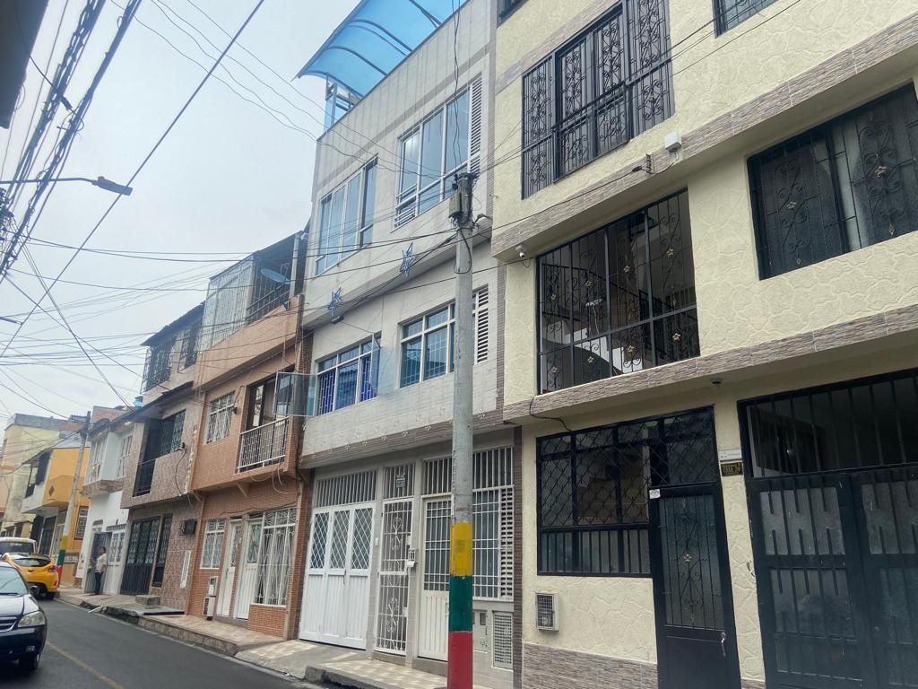 Casa en venta Tolima Ibagué Nn 62 m2 Habitaciones 7 Baños 8 Garajes 2 Precio $420000000