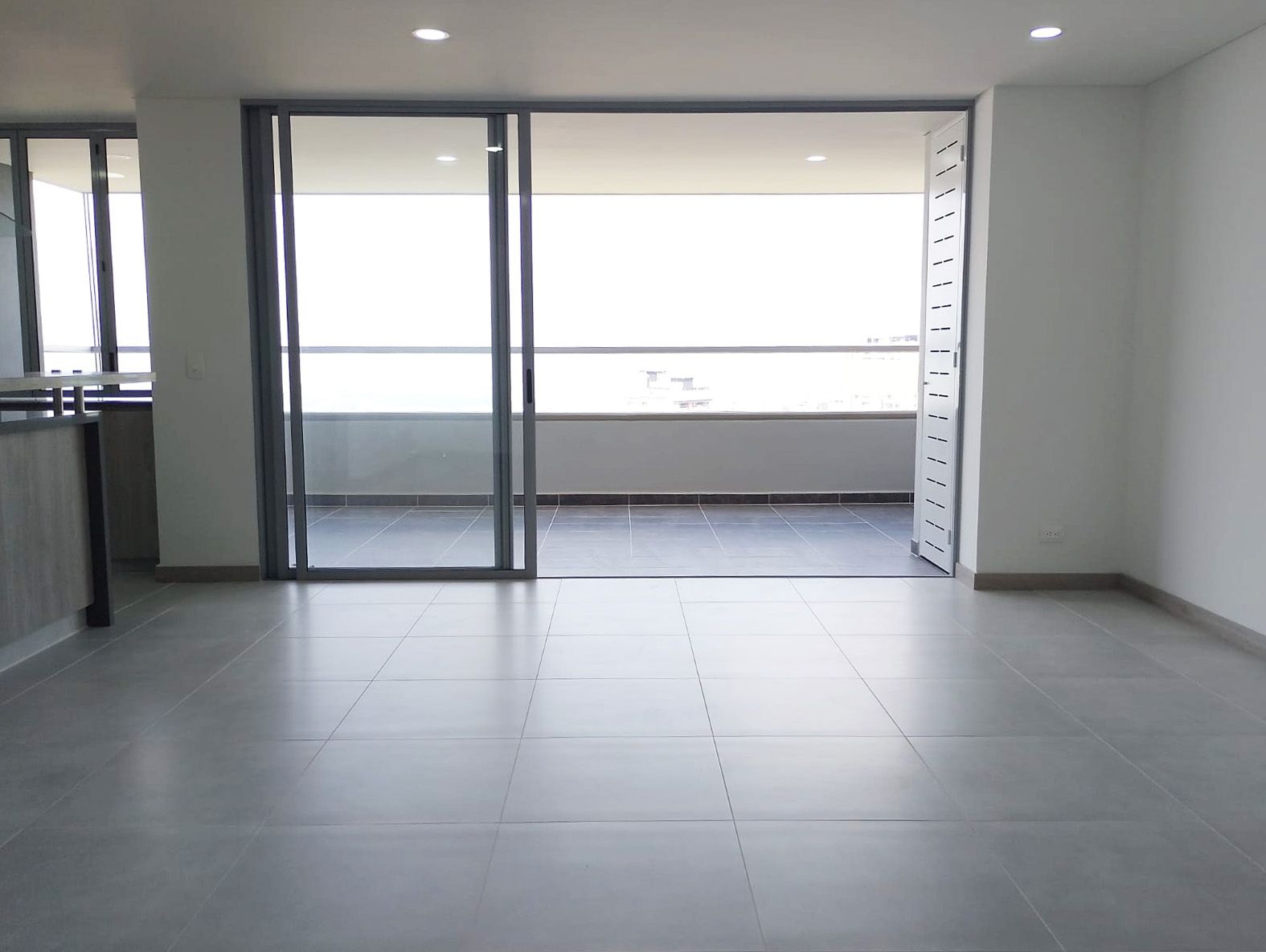 Apartamento en arriendo Antioquia Envigado Uribe Ángel 161 m2 Habitaciones 3 Baños 6 Garajes 3 Precio $9000000