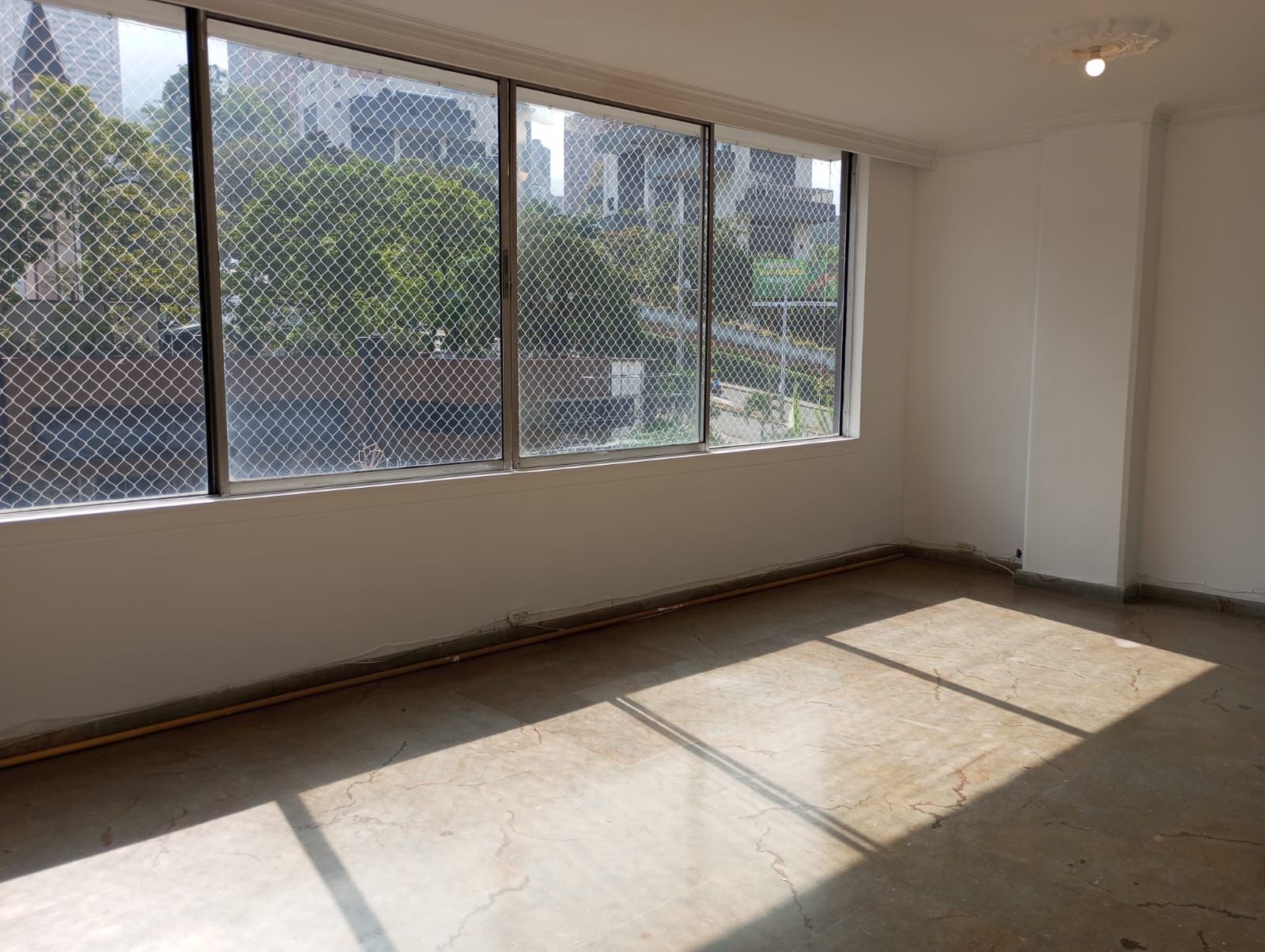 Apartamento en arriendo o venta Antioquia Medellín Alejandria 78 m2 Habitaciones 3 Baños 2 Garajes 2 Precio venta $550000000 Precio arriendo $3100000