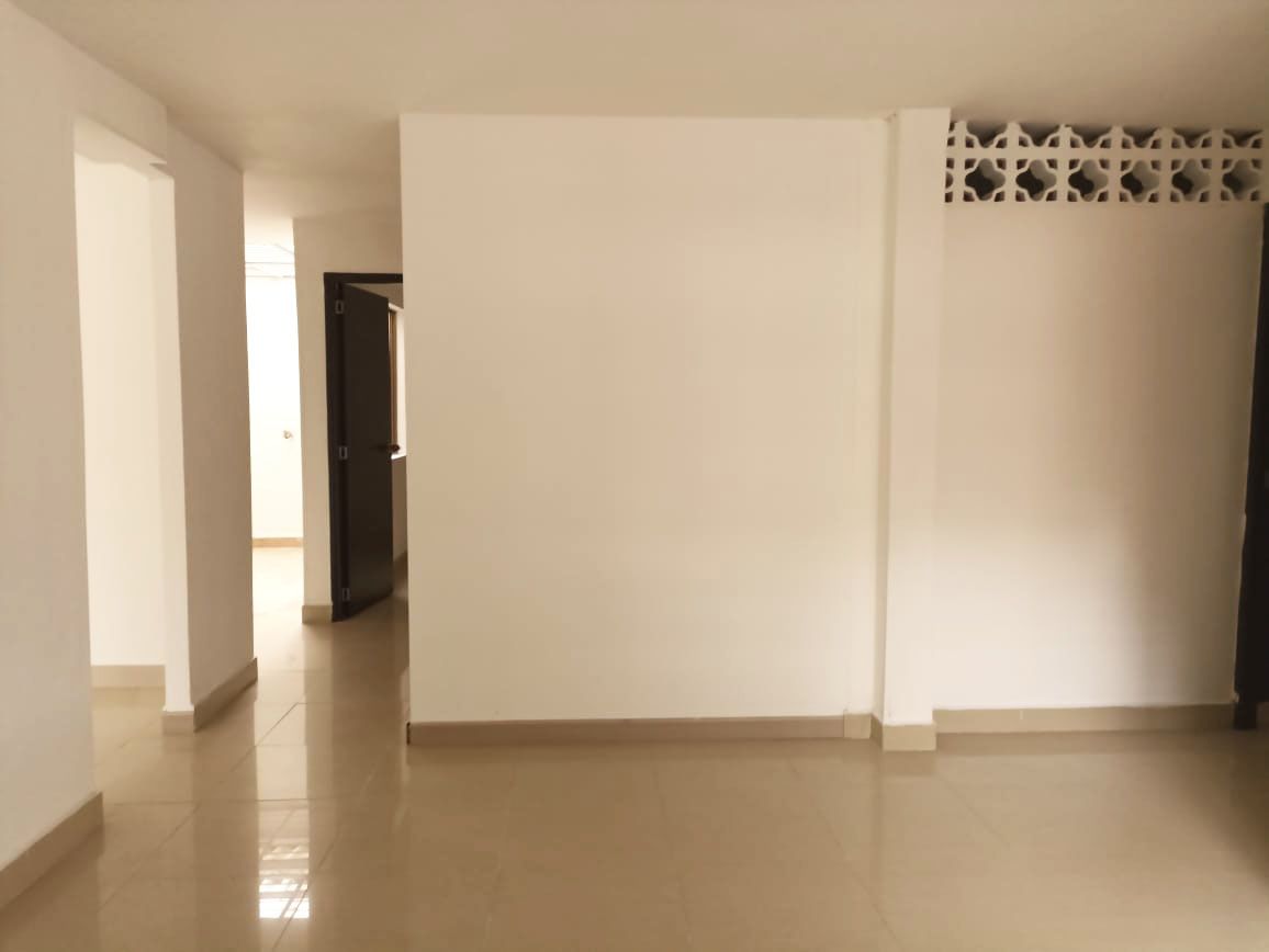 Apartamento en arriendo Antioquia Medellín Miravalle 105 m2 Habitaciones 3 Baños 2 Garajes 2 Precio $3200000