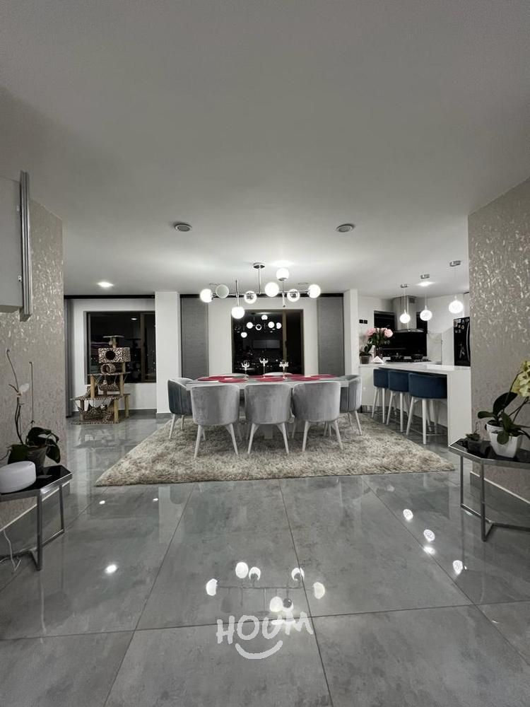Apartamento en venta Cundinamarca Bogotá Prados De La Calleja 256 m2 Habitaciones 5 Baños 6 Garajes 4 Precio $2200000000