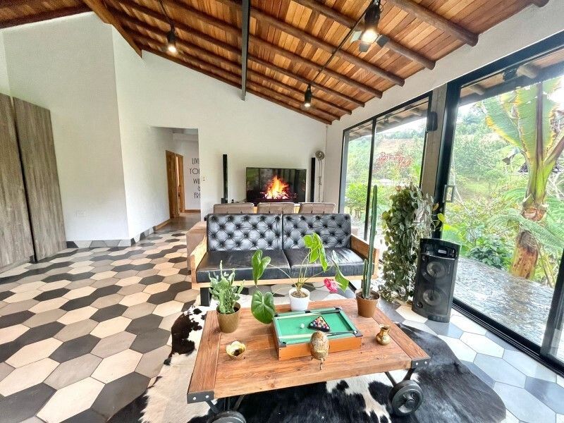 Finca en arriendo Antioquia Rionegro Rionegro 160 m2 Habitaciones 5 Baños 8 Garajes 2 Precio $4000000