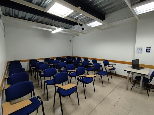 Oficina en arriendo Antioquia Medellín La Candelaria 244 m2 Habitaciones 0 Baños 5 Garajes 0 Precio $15897700